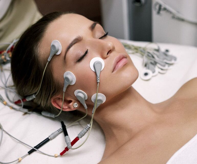 Mioestimulación para la piel alrededor de los ojos.